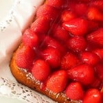 strawberry cake with cream 